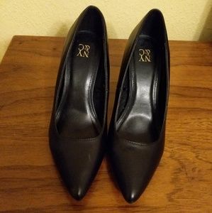 Ny&c black pumps